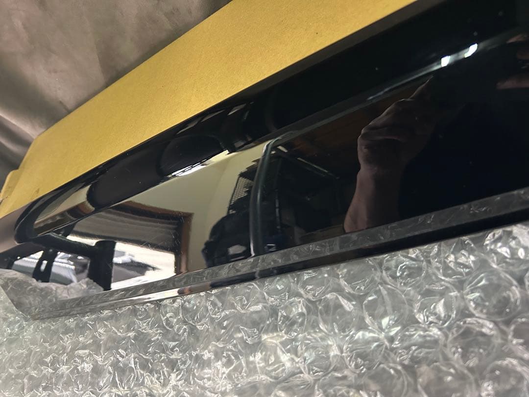 廃盤！ヴァレンティ ！センターガーニッシュ！エルグランド E52