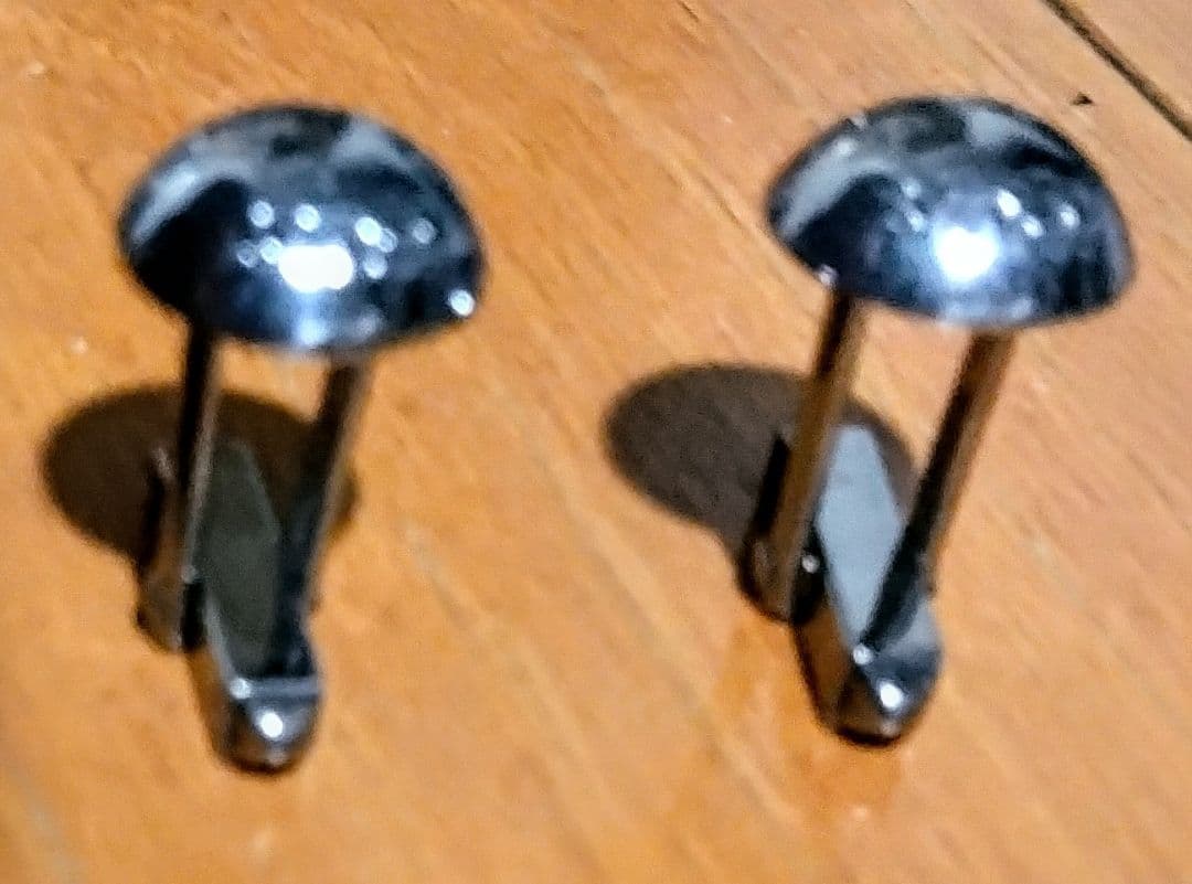 ルイヴィトン　ブラック球形カフスボタン