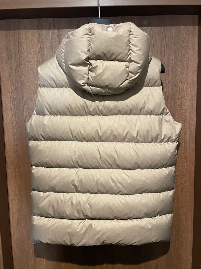 Herno ヘルノリゾート　フード付きダウンベスト ベージュ 48