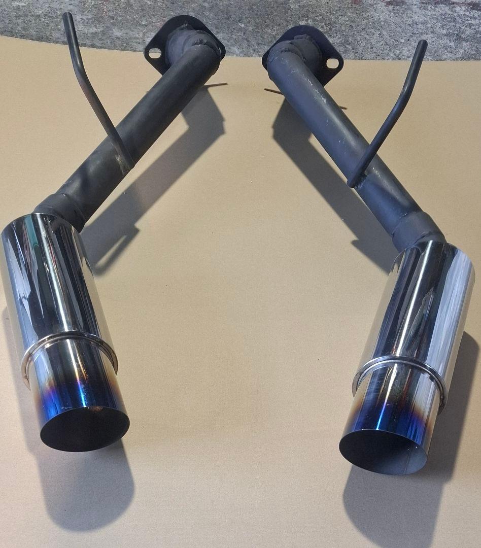 V37スカイライン　社外マフラー