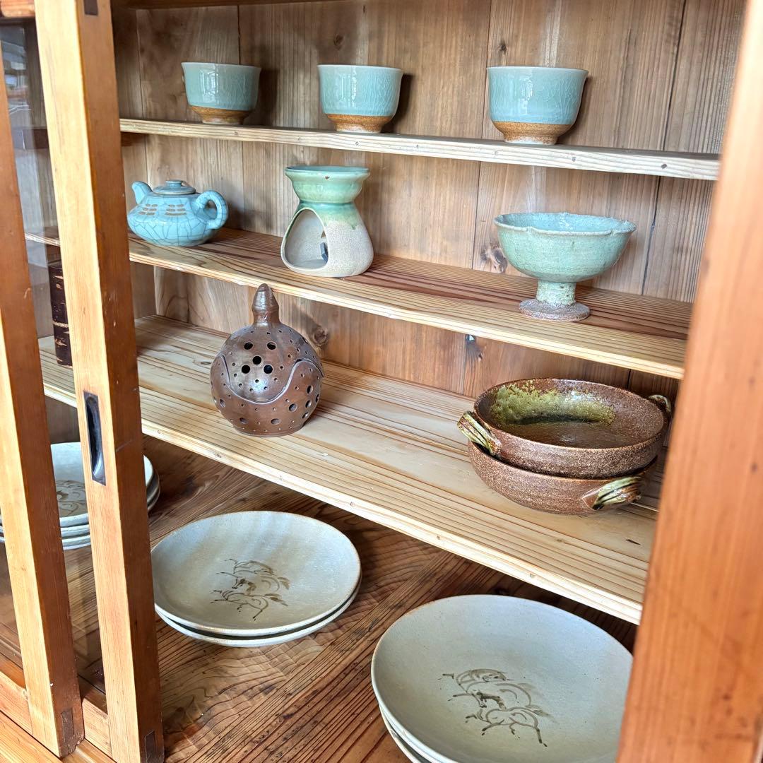 大正硝子 【 100年 水屋箪笥 】真鍮取手 ゆらゆらガラス 古い木製食器棚