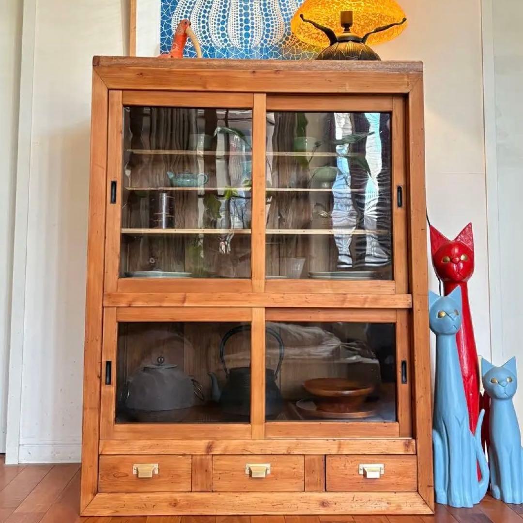 大正硝子 【 100年 水屋箪笥 】真鍮取手 ゆらゆらガラス 古い木製食器棚
