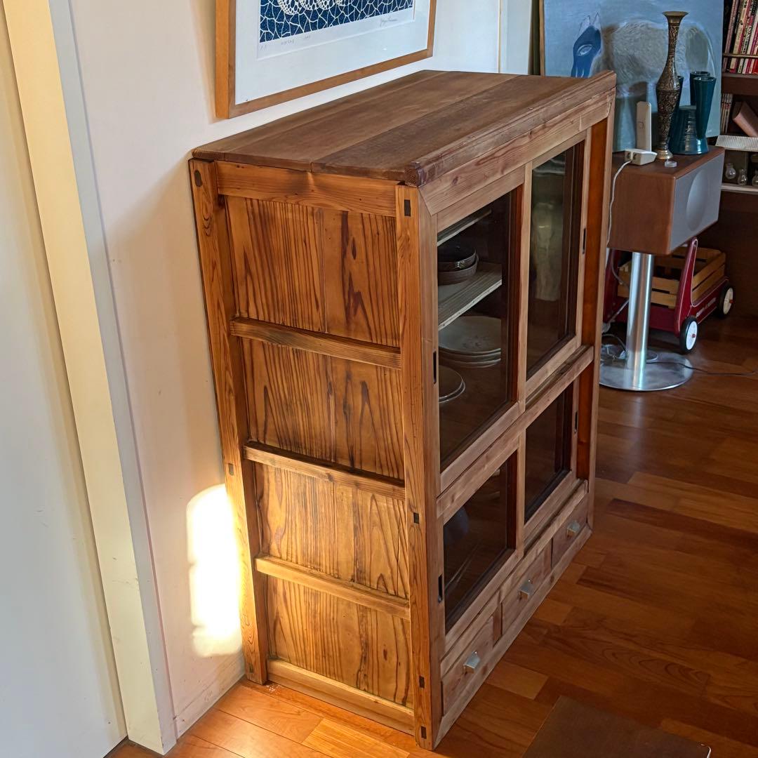 大正硝子 【 100年 水屋箪笥 】真鍮取手 ゆらゆらガラス 古い木製食器棚