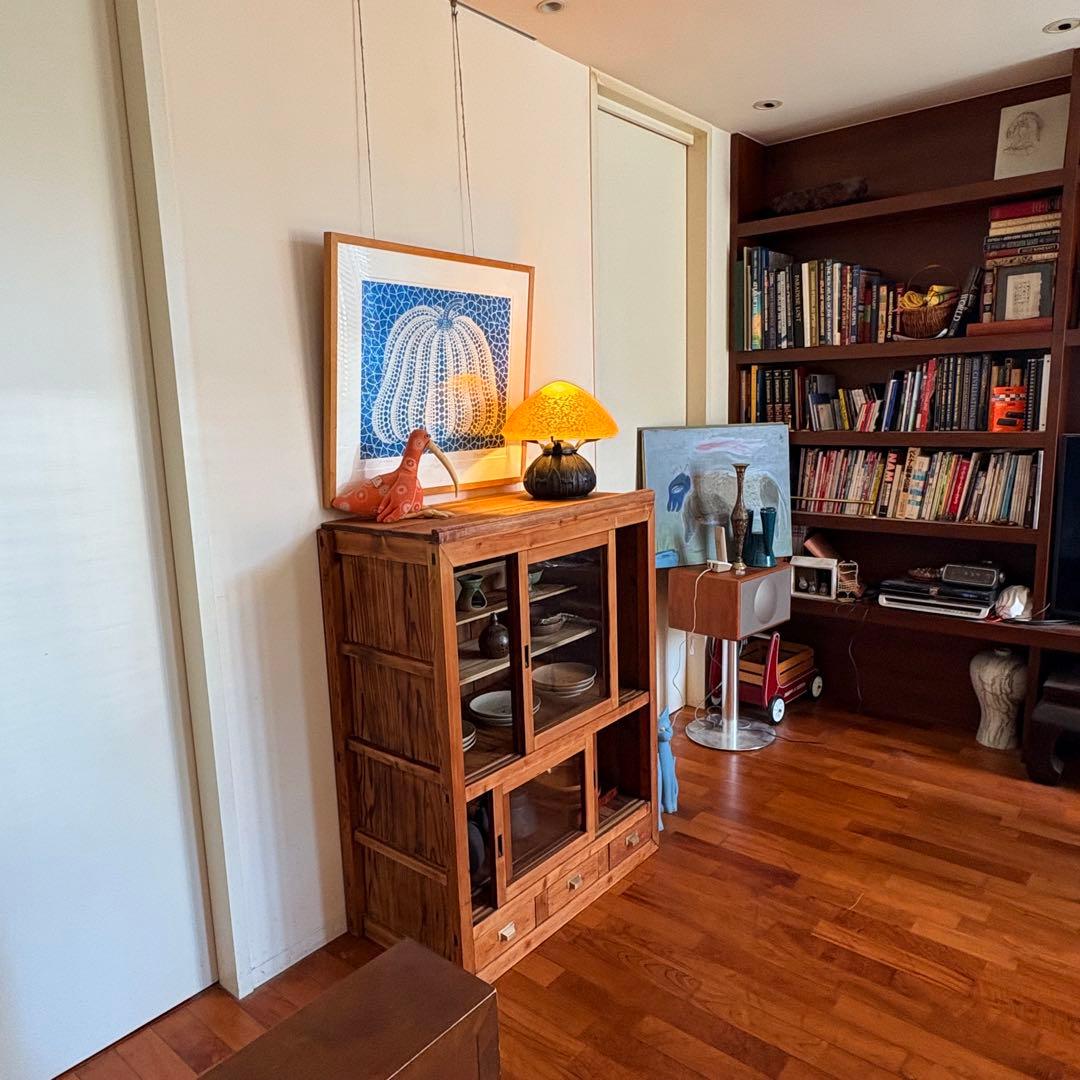 大正硝子 【 100年 水屋箪笥 】真鍮取手 ゆらゆらガラス 古い木製食器棚