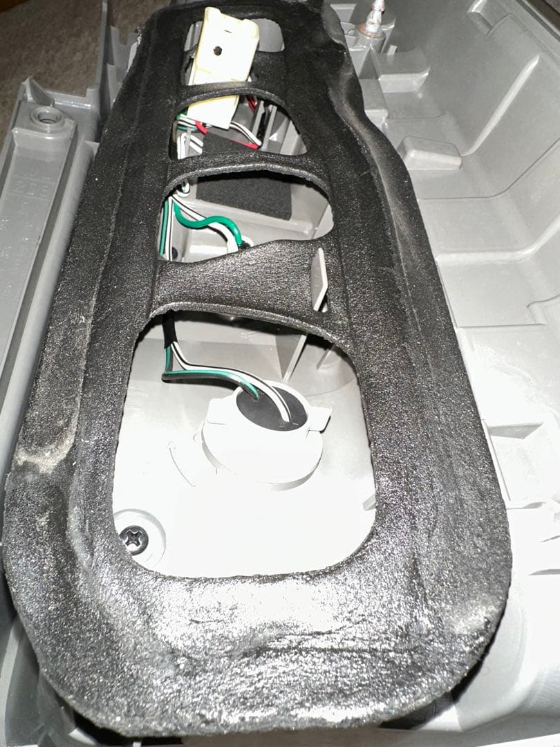 トヨタ ヴォクシー 70系 後期 SZ リアコンビネーションランプ テールライト