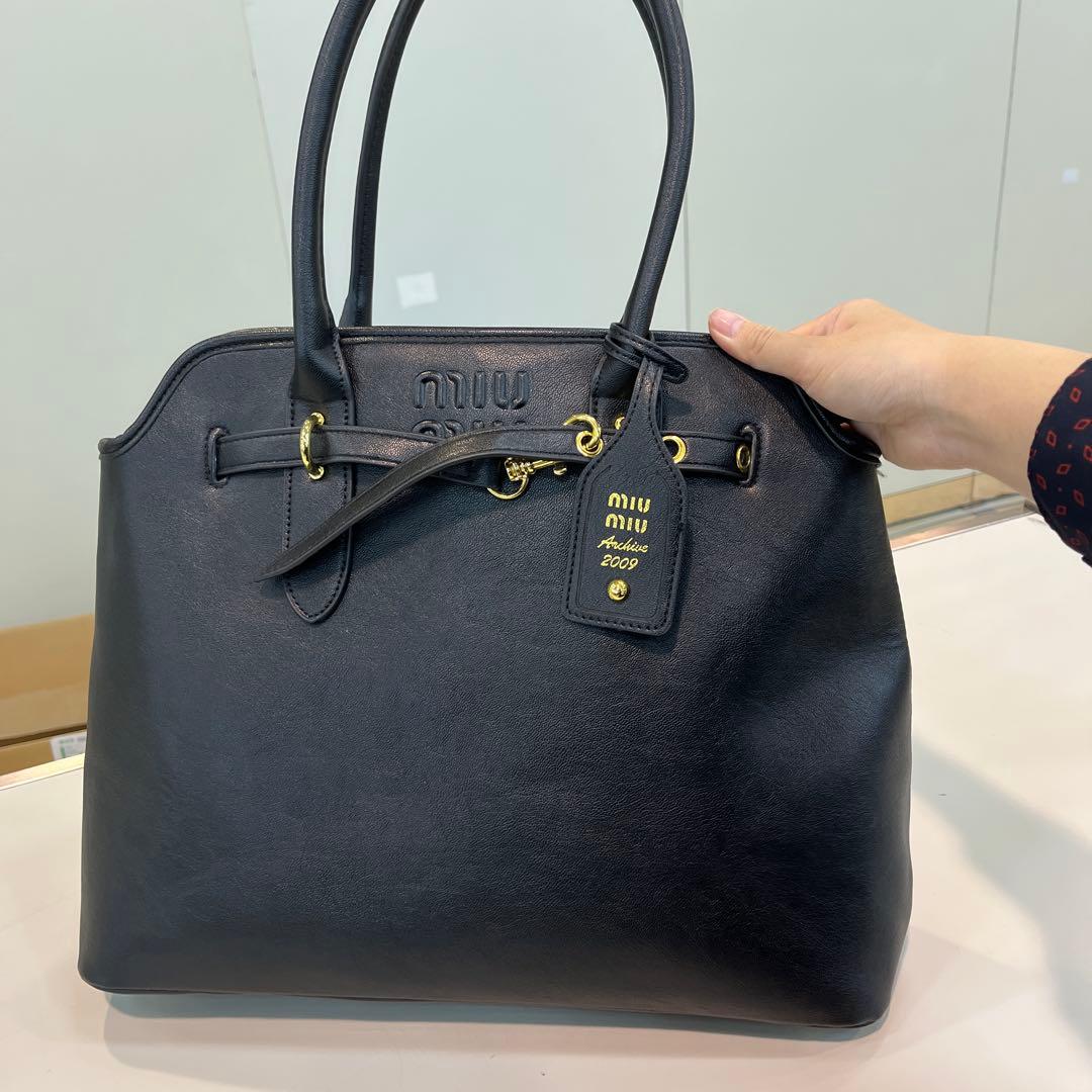 ミュウミュウ ブラック ビジネスバッグ