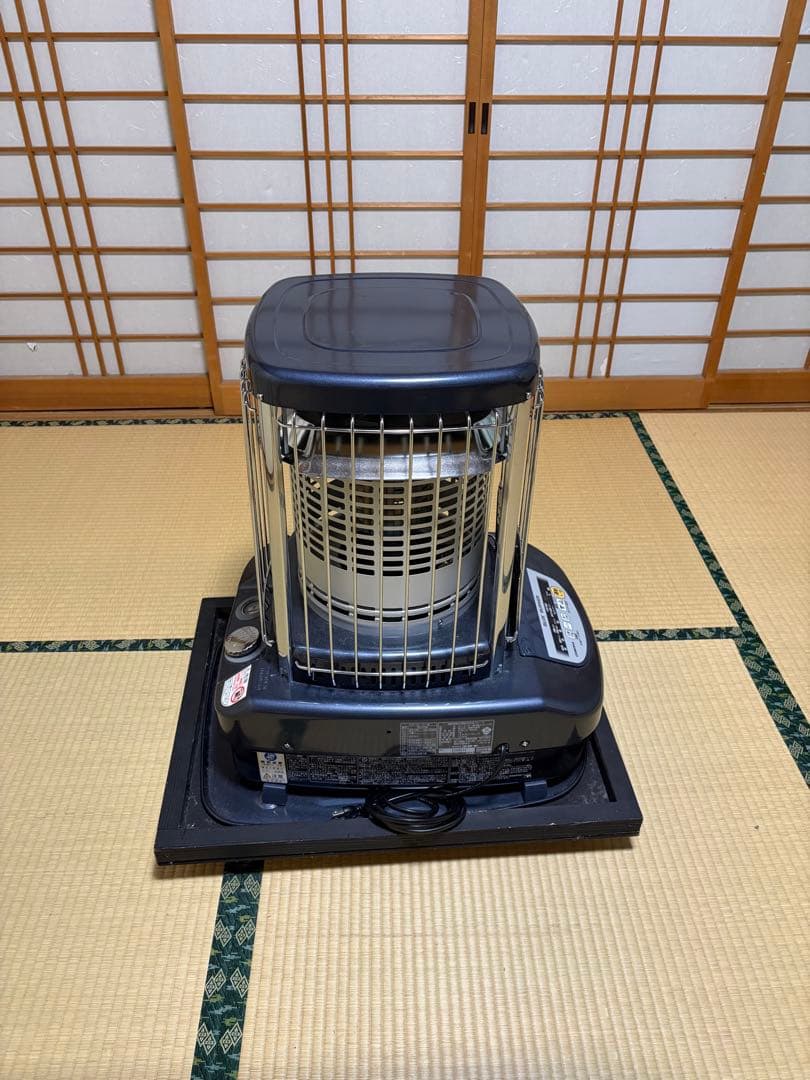 ダークブルー 縦型ストーブ 手動ダイヤル式