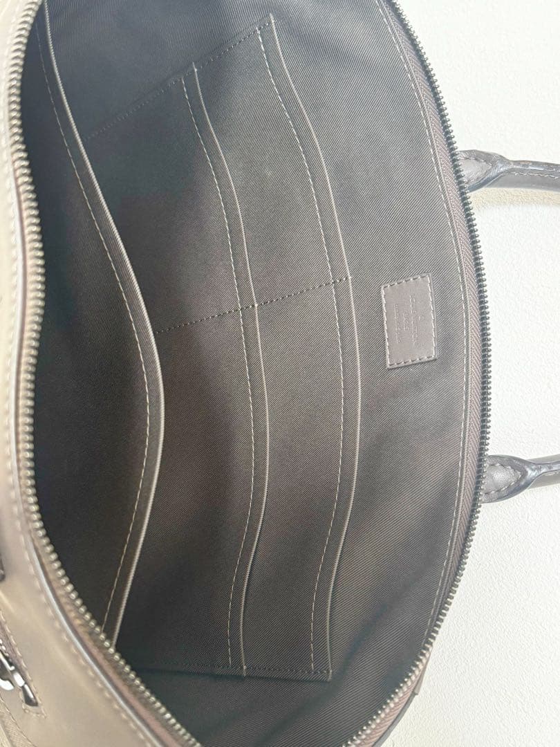 ルイヴィトン　LOUISVUITTON グレー レザー パソコンバッグ　ビジネス