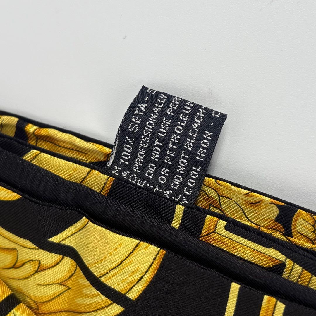 VERSACE フリンジショール シルク ブラック×ゴールド　男女兼用