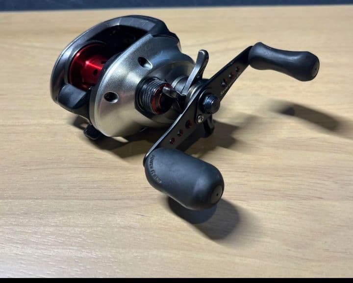 スコーピオンDC 右ハンドル　SHIMANOベイトリール