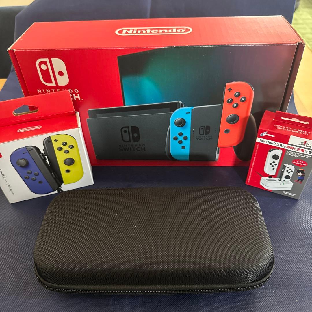 Switch本体完全セット＋ジョイコンLR＋充電器＋携帯用ケース