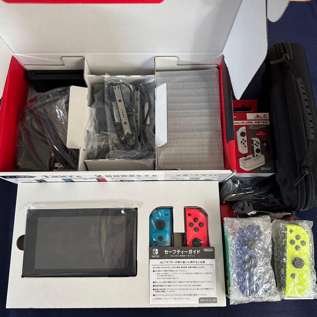 Switch本体完全セット＋ジョイコンLR＋充電器＋携帯用ケース