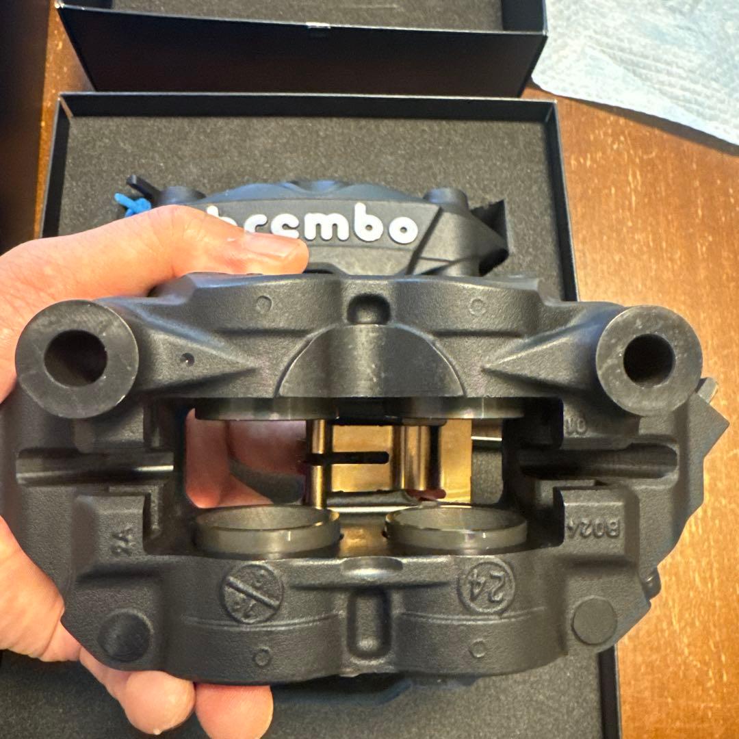 スズキ　KATANA 刀　brembo キャリパー 2個セット　新車外し