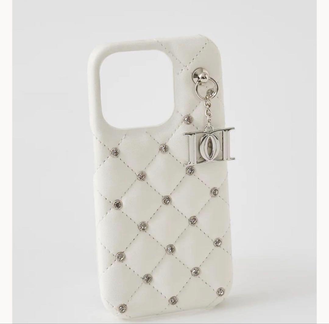 Darich キルティングビジューDDチャーム iPhone16Pro ケース