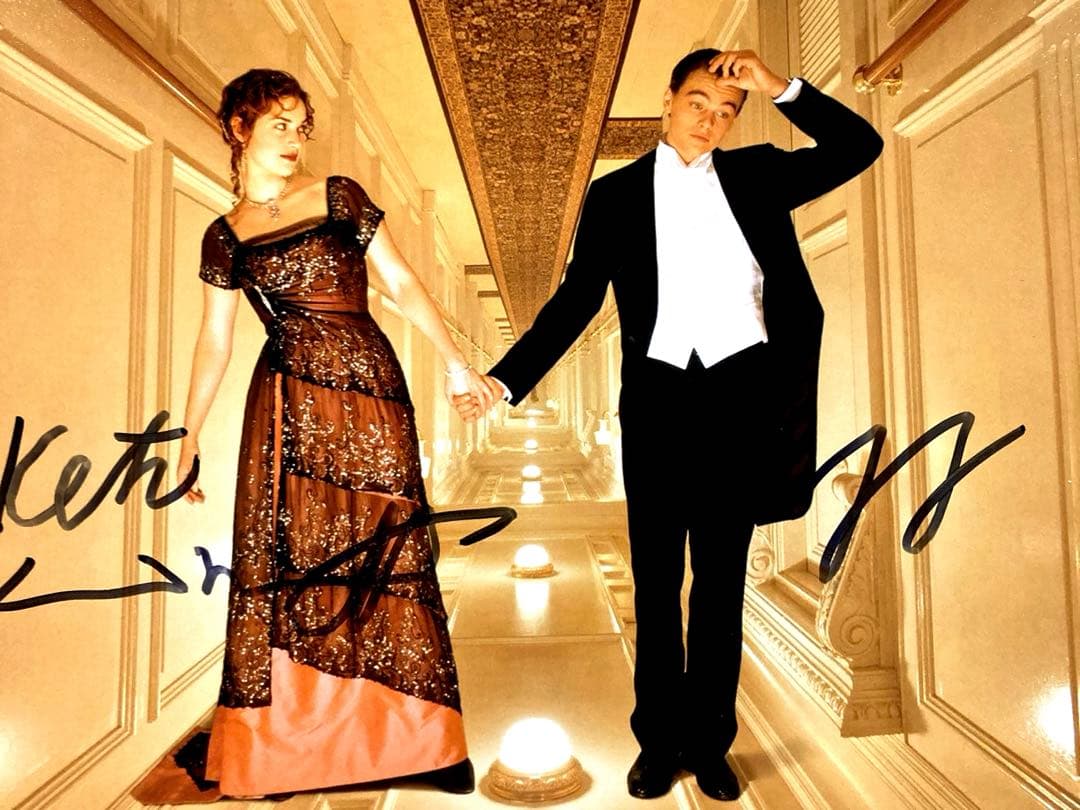 レオナルド・ディカプリオとケイト・ウィンスレット直筆サイン入り大型写真