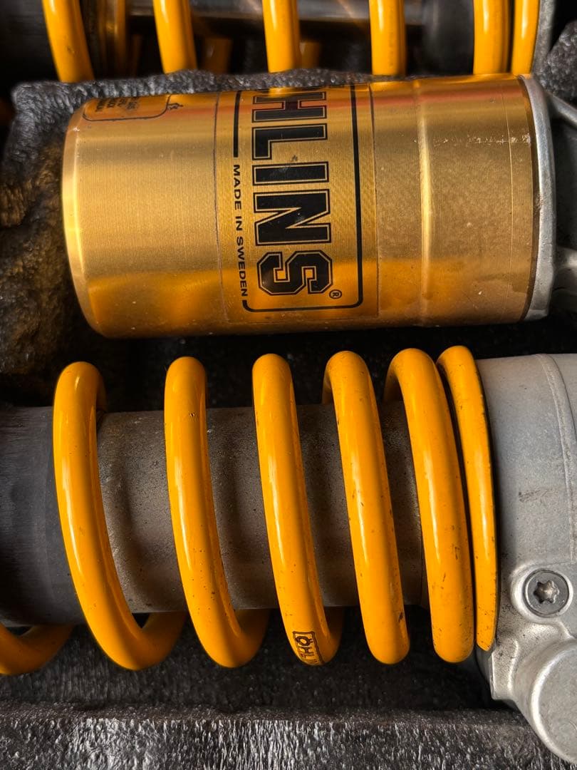 Öhlins サスペンションショック ゴールド/オレンジ