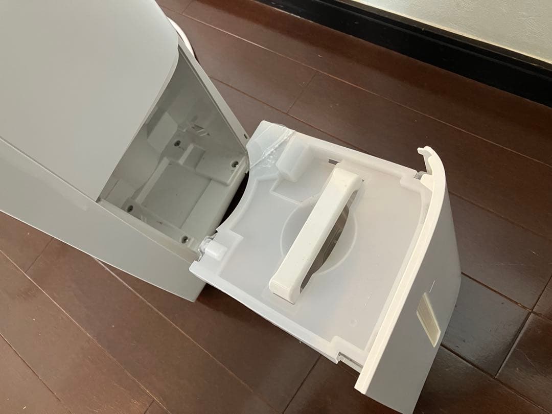 SHARP 除湿機 2022年製　CV-N71-W ホワイト 取扱説明書付き