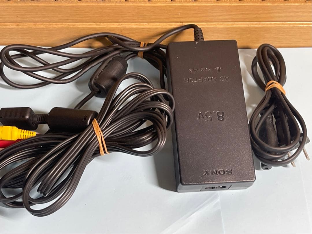 薄型　ps2 SCPH-70000 ホワイト　プレステ2 本体　箱付