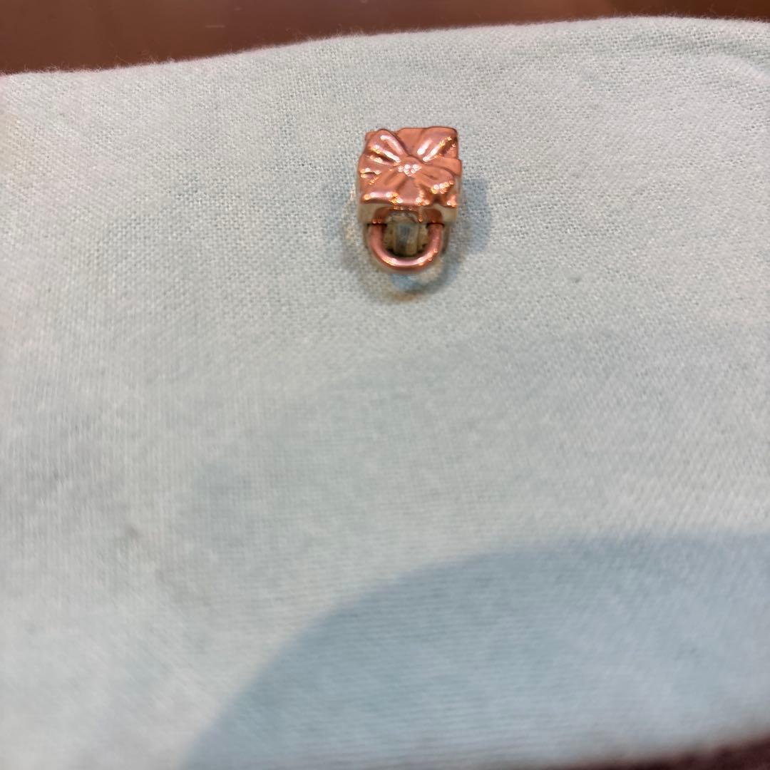 ティファニーブルーボックスチャーム