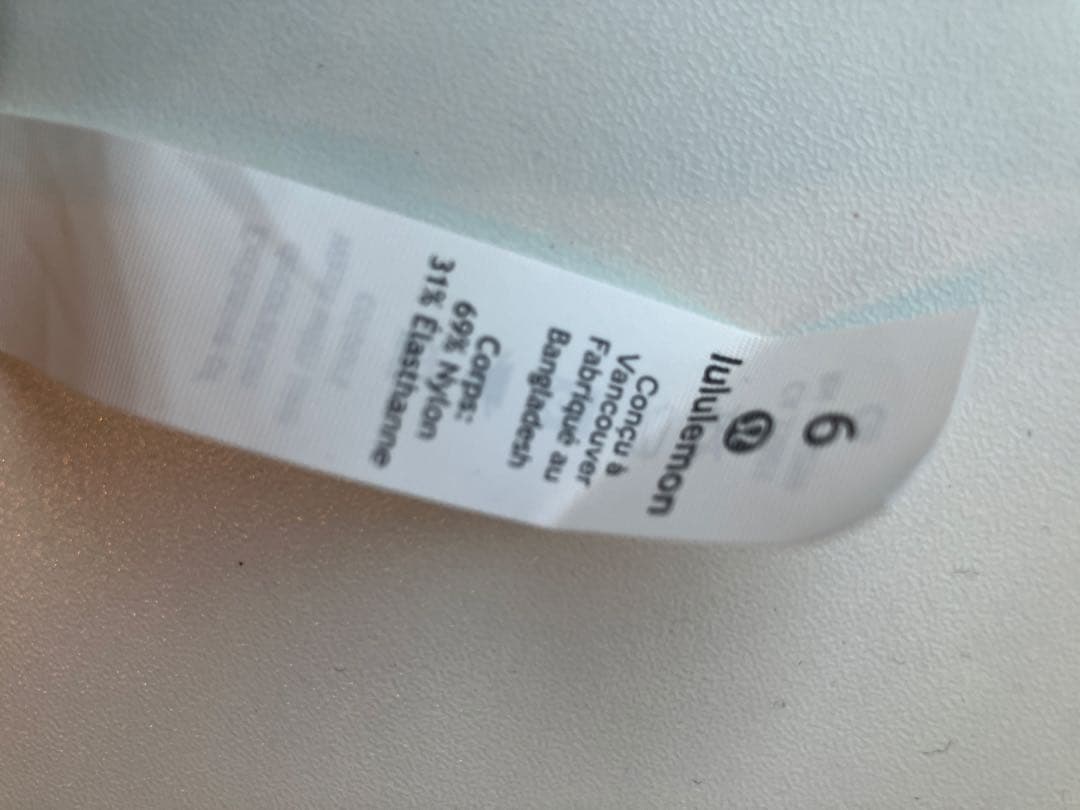 （美品）試着のみハワイで購入Lululemon 柄レギンスサイズ6 ルルレモン