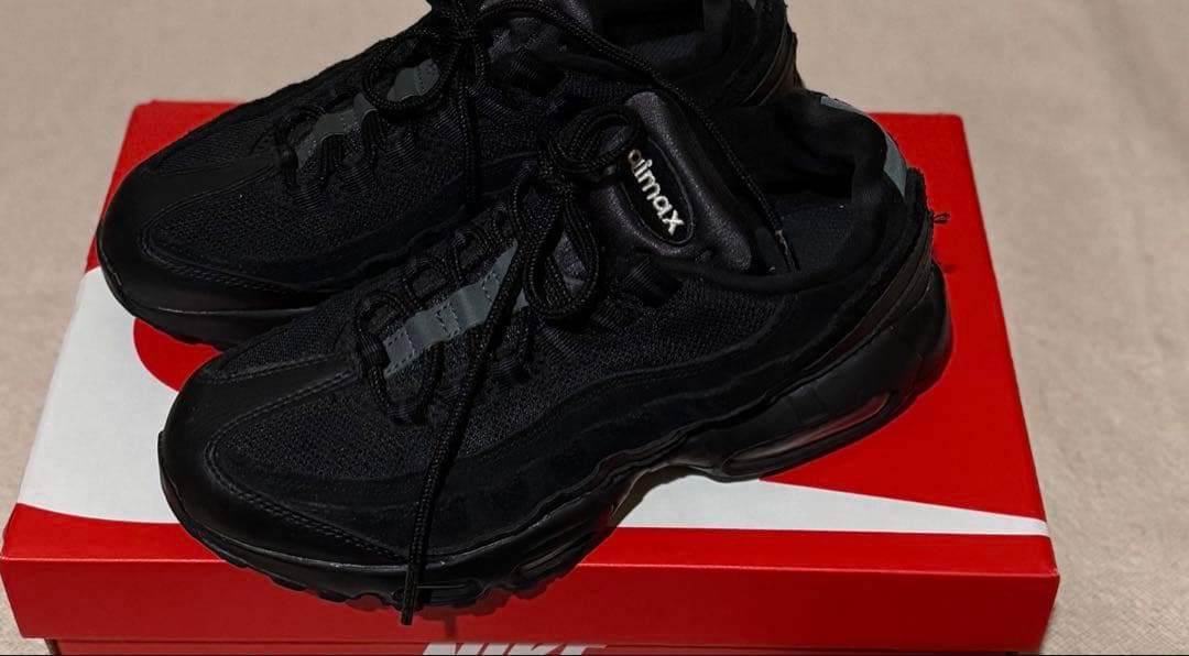 弥*々様 NIKE AIRMAX 95 ESSENTIAL Triple Bla