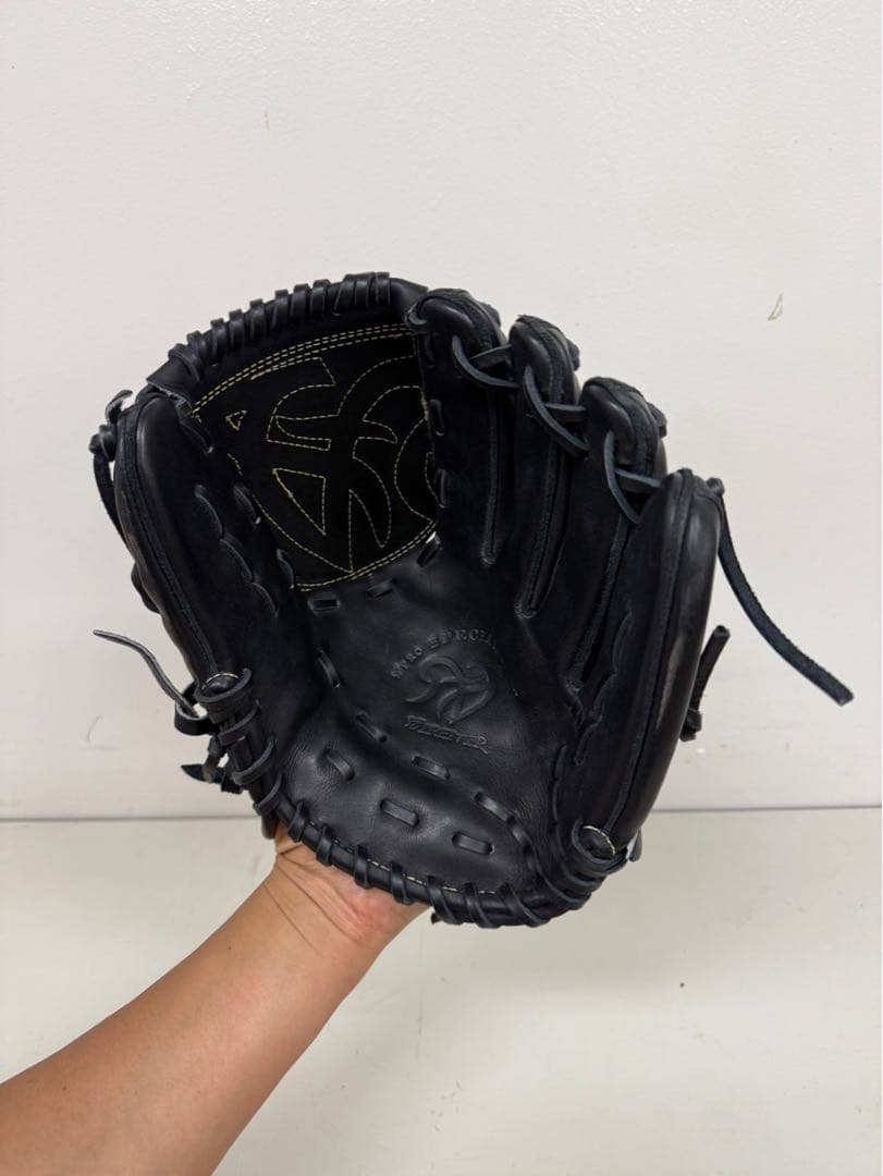硬式投手用グローブ　VIREITER