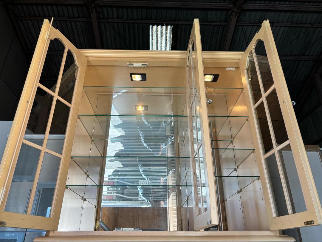 しほ アメリカ製、LYNN HOLLYN リンホーリン 食器棚 ・ 飾り棚