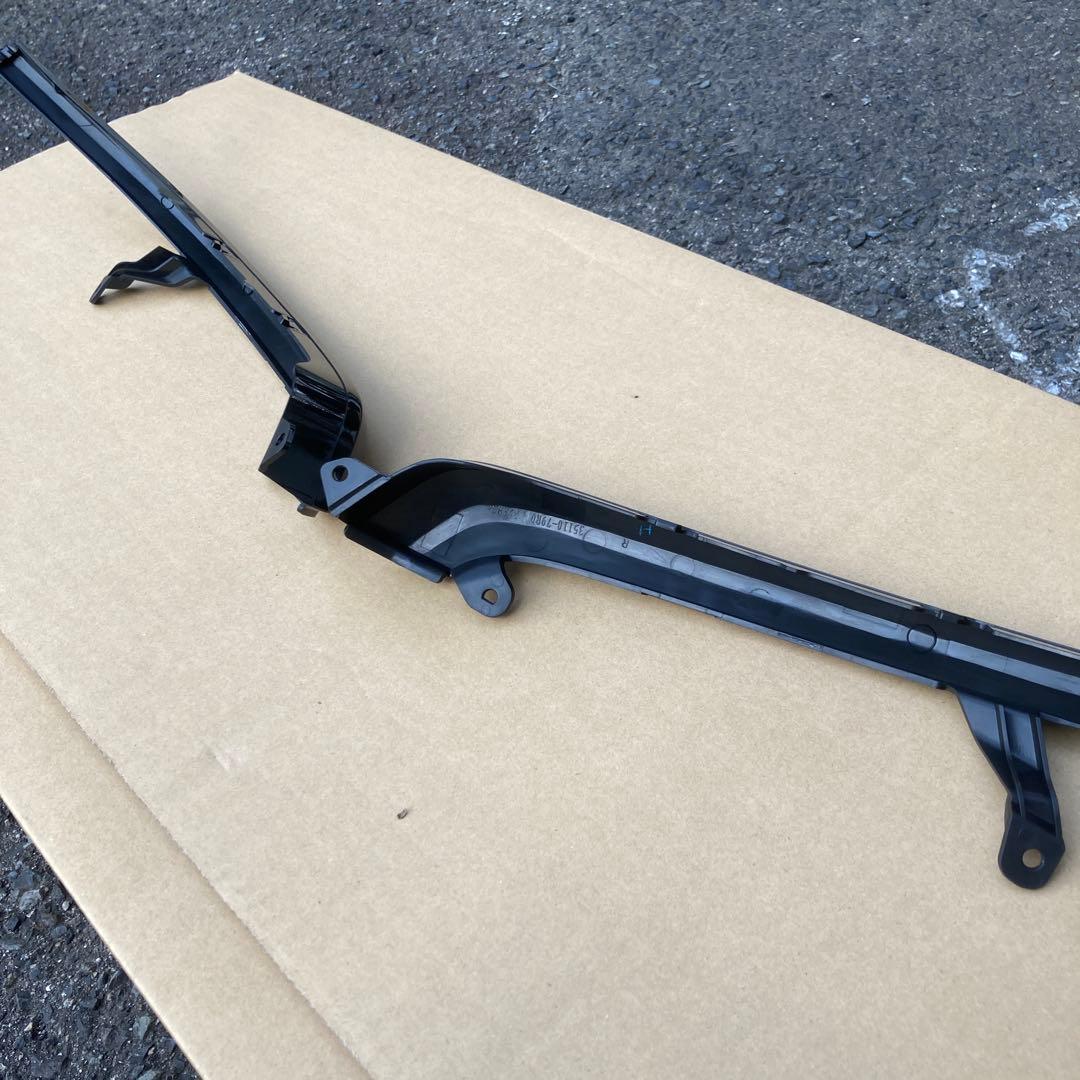 スペーシアギア　ガーニッシュセット　新車剥がし