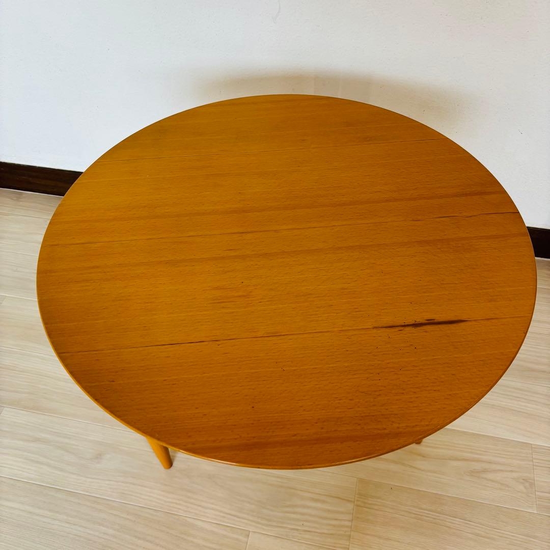 Hyllinge Mobler 円形木製テーブル