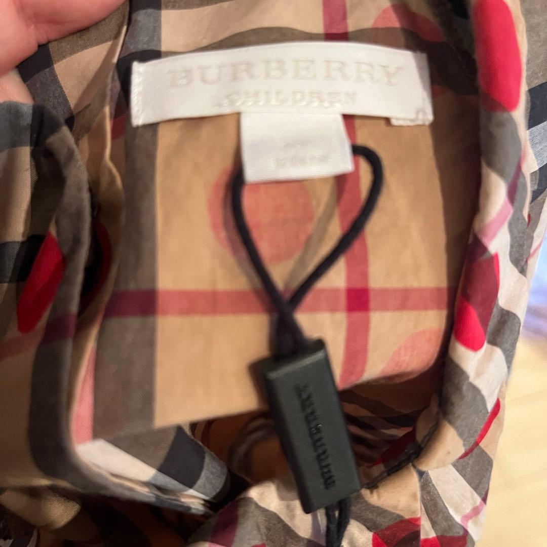 未使用　Burberry ポルカドット柄　ブラウス　6y 120㎝