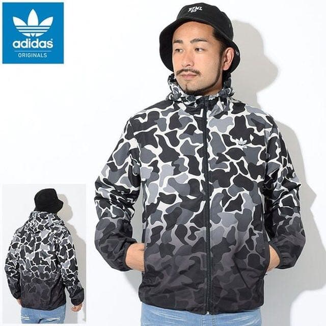 アディダスオリジナルス　カモフラ ナイロンパーカー