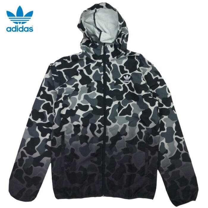 アディダスオリジナルス　カモフラ ナイロンパーカー