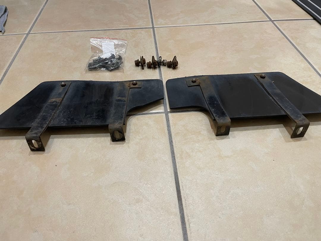 デリカD5前期エルフォード フロントディフューザー アンダーフラップスペシャル