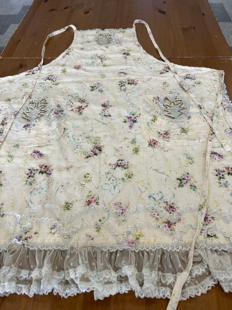 未使用さえらアキアカネ裏表リバーシブル☆レアレースフリルエプロン超可愛い素敵上品