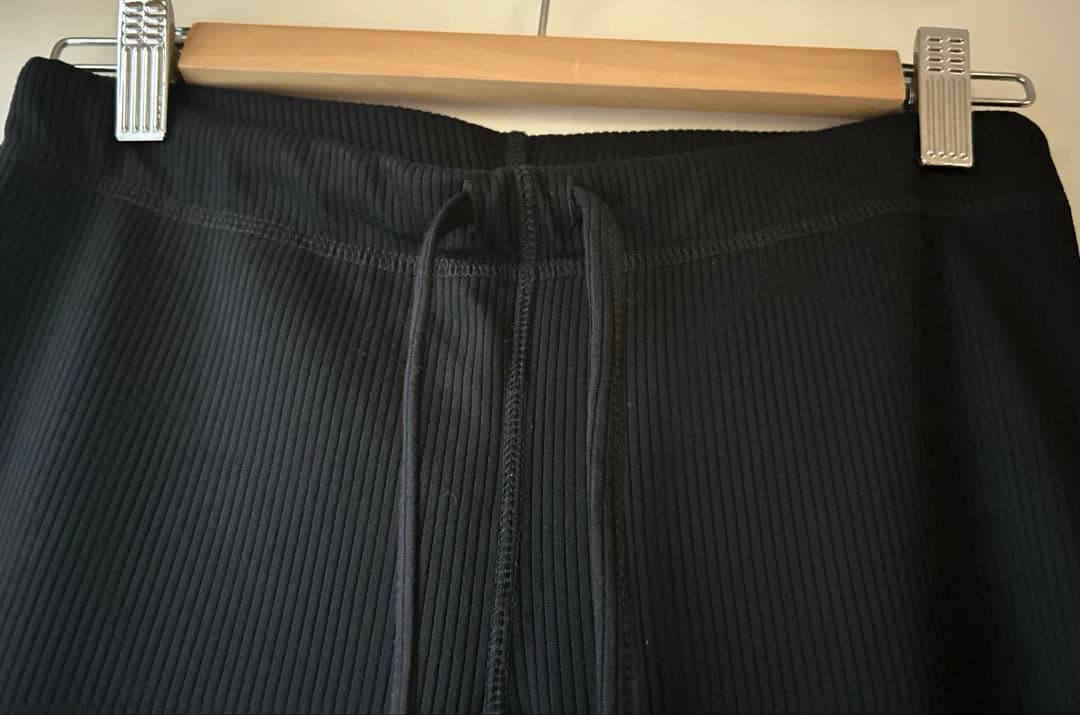 新品・未使用　ロドリリオン　リブド フリル パンツ