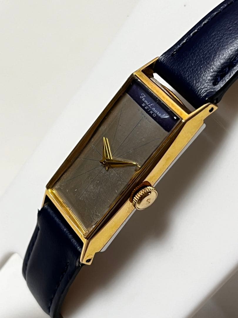 アンティーク手巻きレディース腕時計　セイコー　フェミローレル