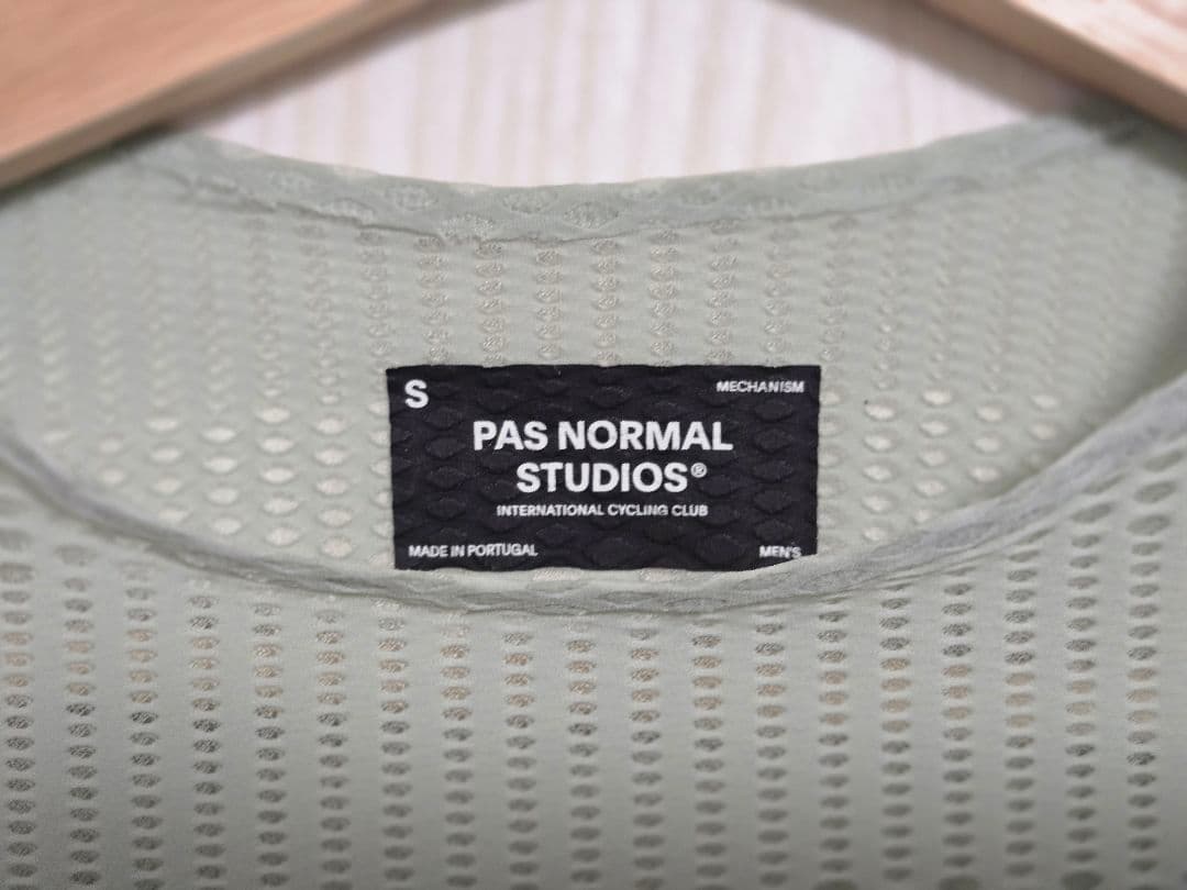 PAS NORMAL STUDIOS メカニズムプロ ジップレスジャージ S