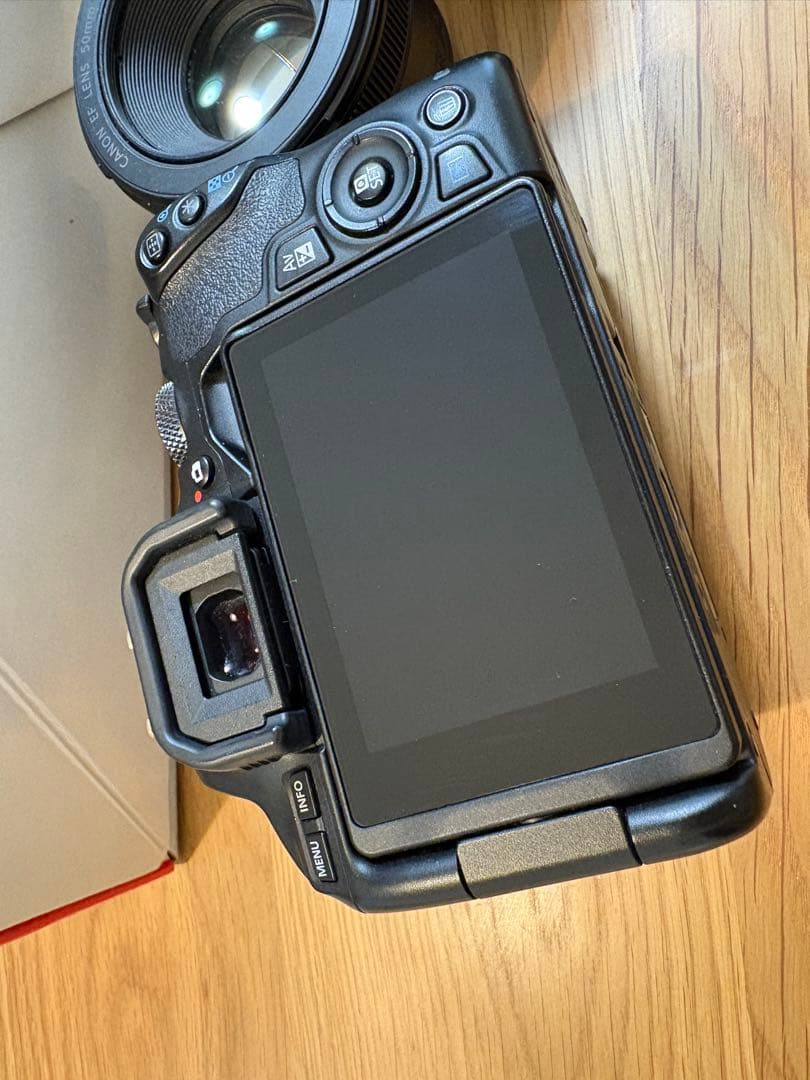 Canon EOS Kiss X10 一眼レフカメラ