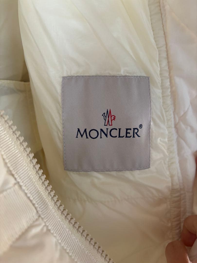 モンクレール　ダウンベスト　VALENSOLE　ナイロン　ホワイト　レース