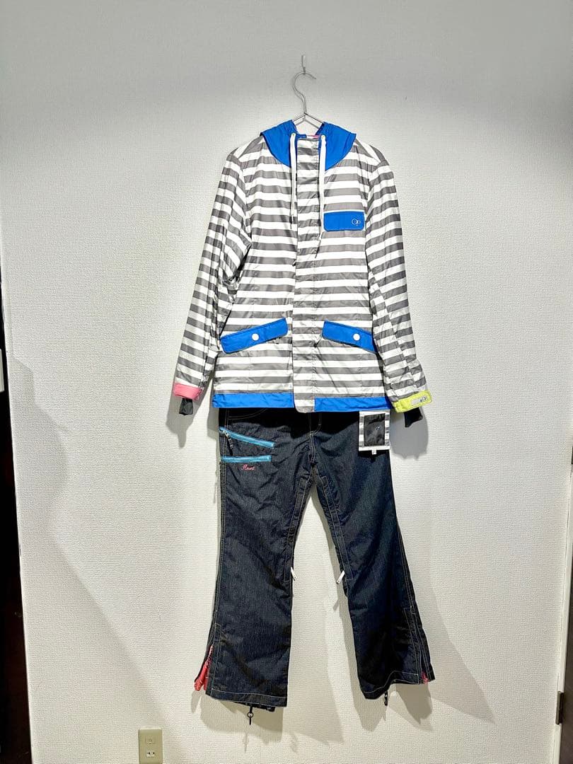 【87400円相当】スノーボードセット／板・ウェア・ゴーグル他小物