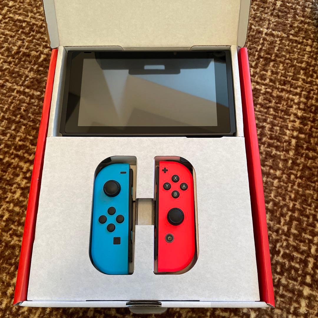 Nintendo Switch 本体＋ ソフト4本 ＋ 純正プロコンセット