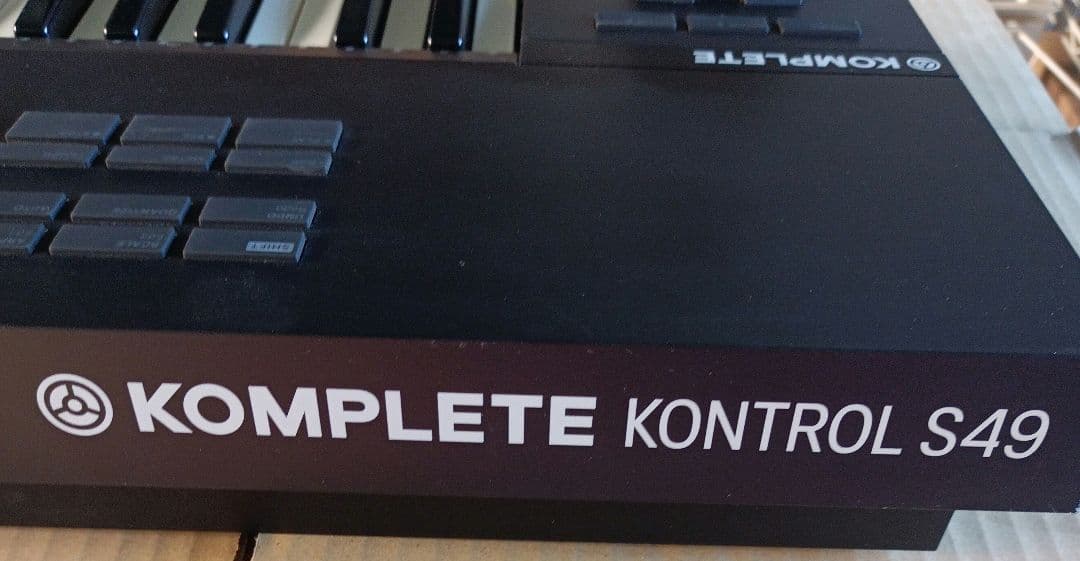 DTM・DAW KOMPLETE KONTROL S49