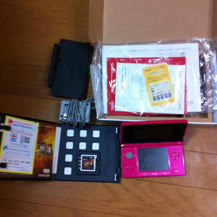 値段下げました！！任天堂3DS箱付き美品付属品全てあります(モンハン4つき