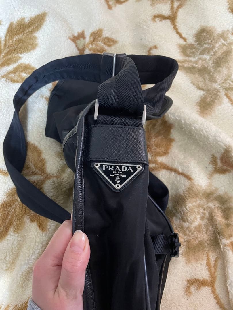 PRADA ショルダーバッグ　黒　ナイロン