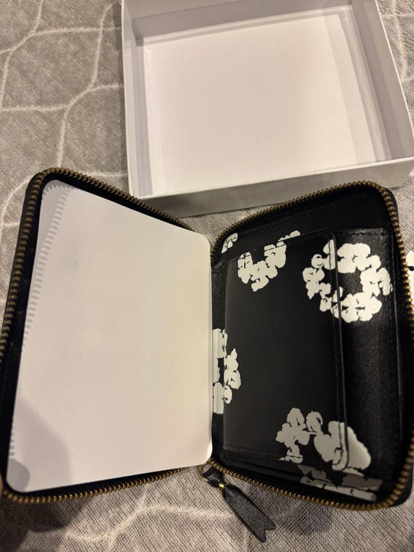 小物 DENIM TEARS X CDG WALLETS Wreath Sa2100