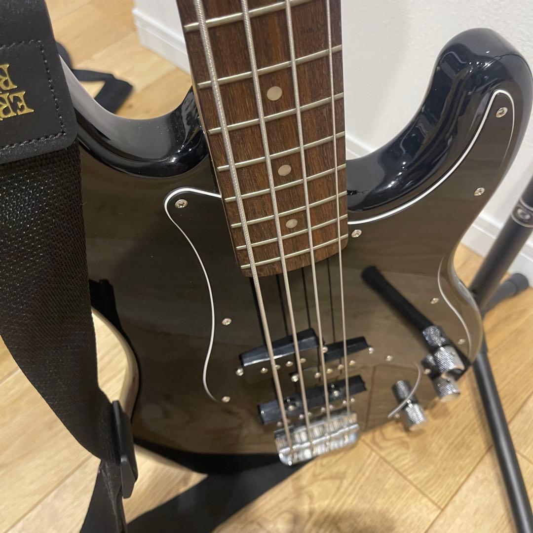 Squier プレシジョンベース　　ブラック　ケース付き