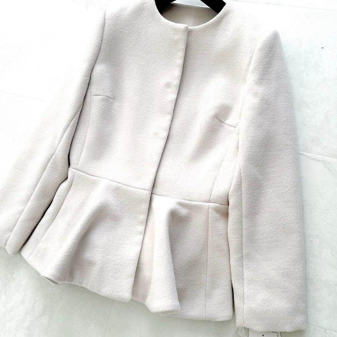 新品タグ付✨完売JENNE ジェンヌ　エコファー襟付きペプラムショートコート近年