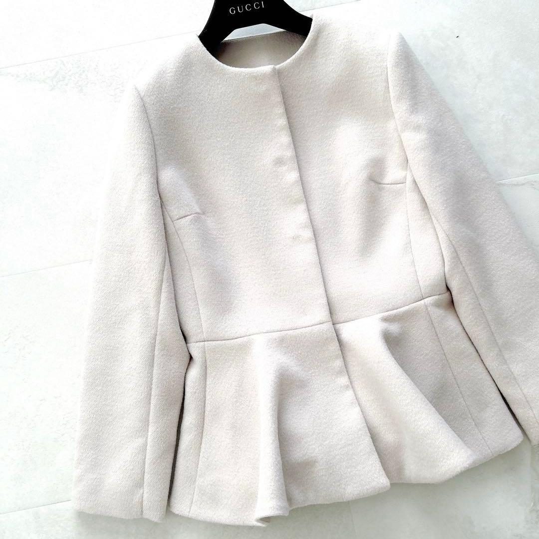 新品タグ付✨完売JENNE ジェンヌ　エコファー襟付きペプラムショートコート近年