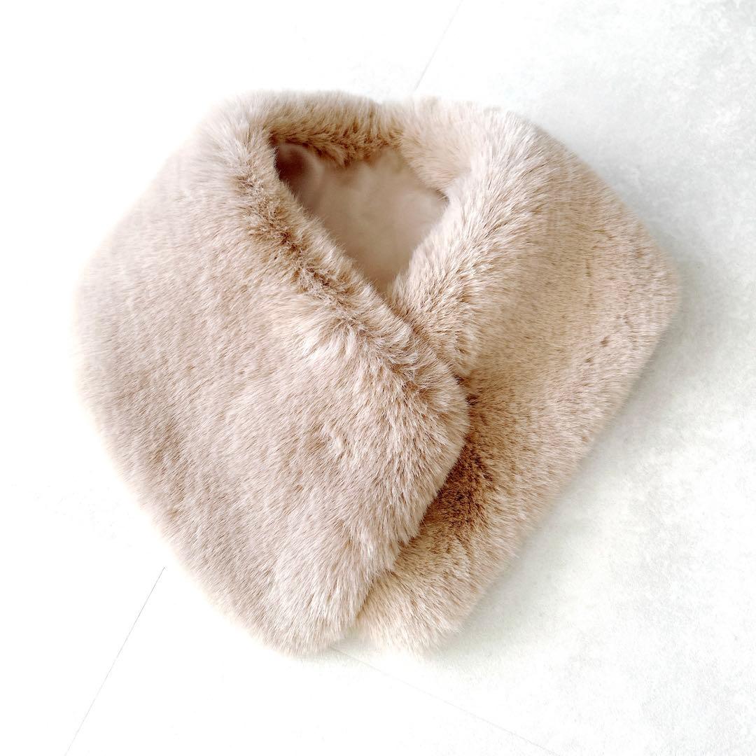 新品タグ付✨完売JENNE ジェンヌ　エコファー襟付きペプラムショートコート近年