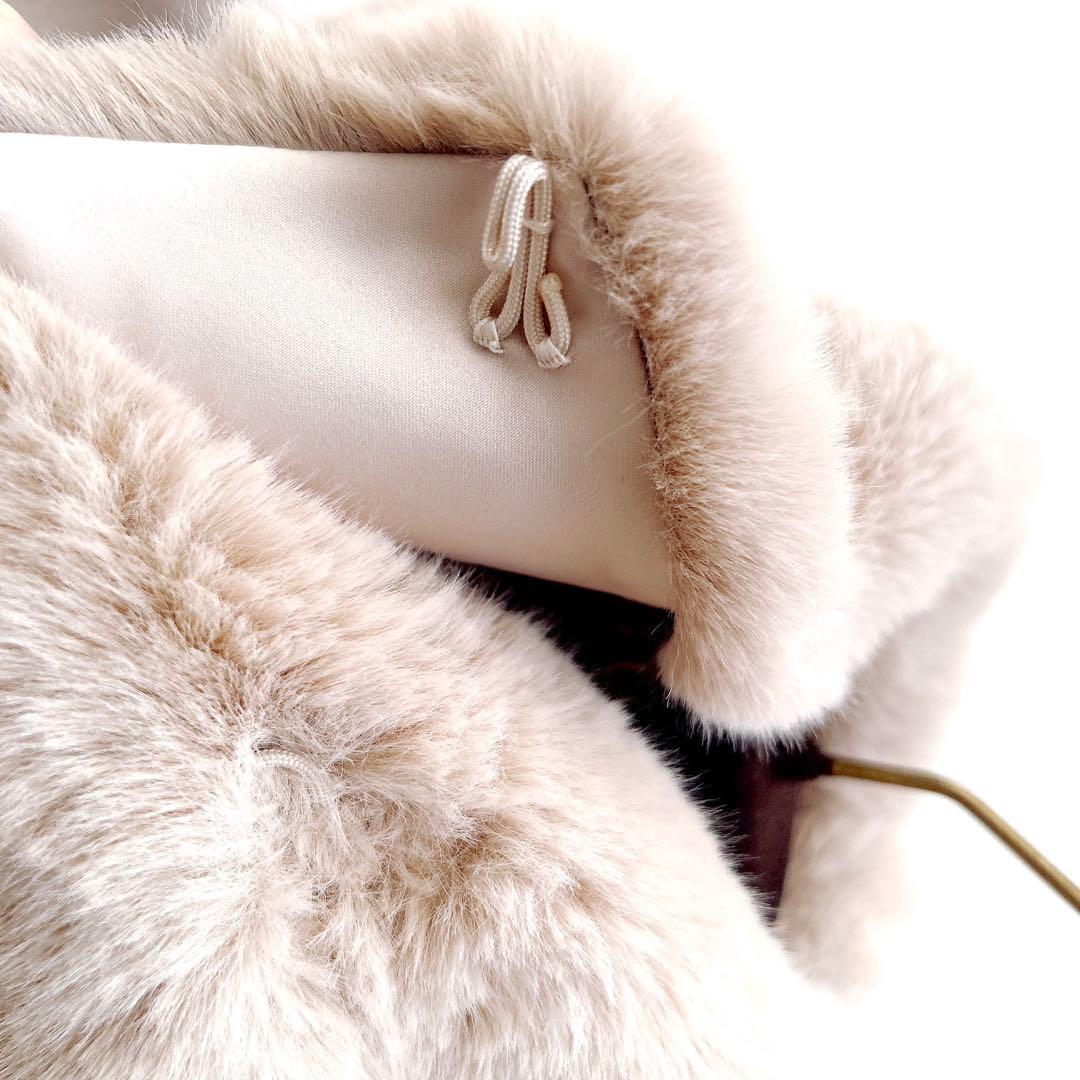 新品タグ付✨完売JENNE ジェンヌ　エコファー襟付きペプラムショートコート近年